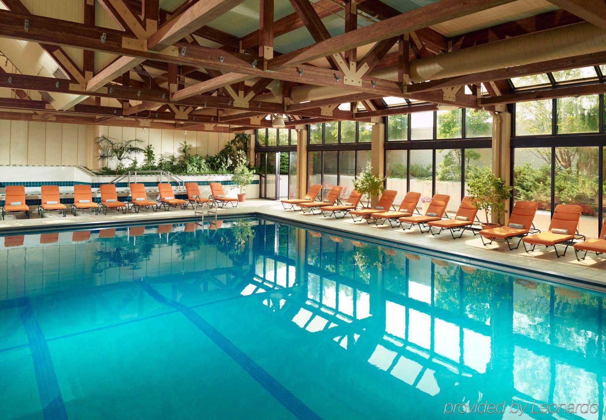 Chicago Marriott Oak Brook Hotel Exterior photo